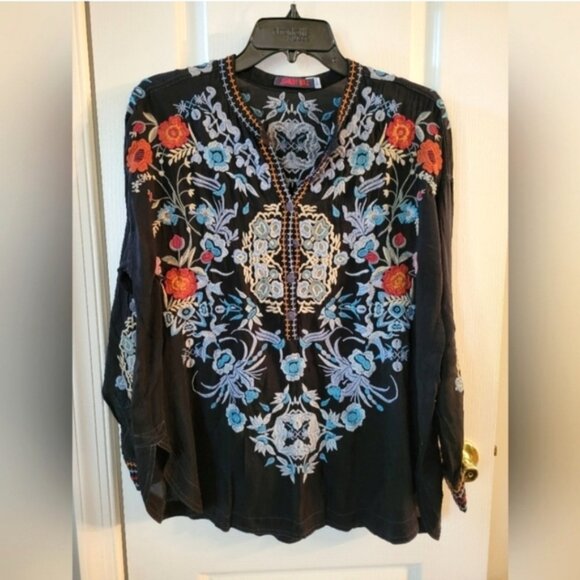 Johnny Was Johrdan Embroidered Blouse Black with Colored Embroidery Size XXS - Picture 1 of 13